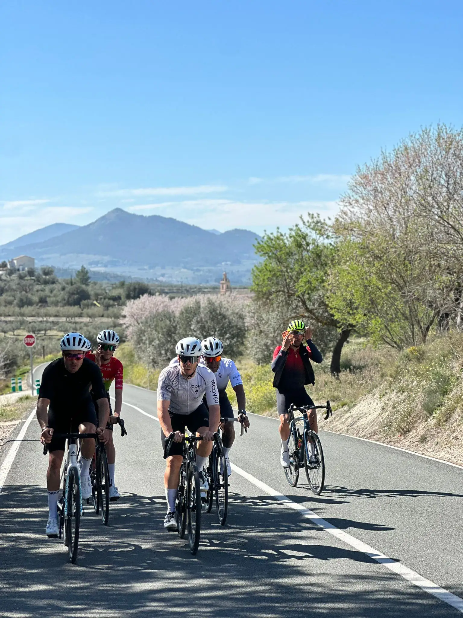 Gruppo HUB The Project Club in salita sulla Costa Blanca